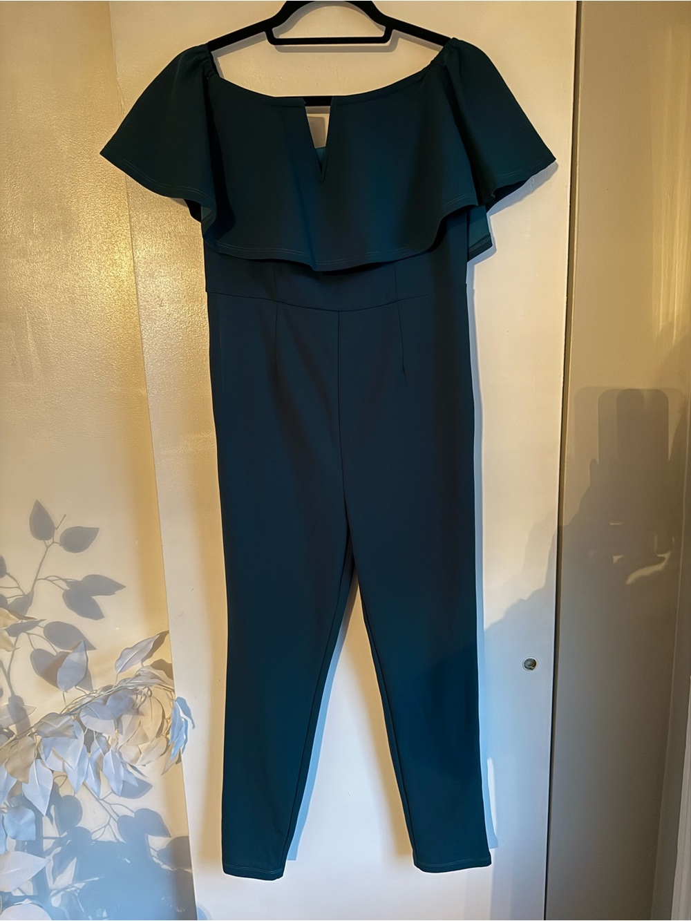 Off-Shoulder Ruffle Jumpsuit with zipper on the side